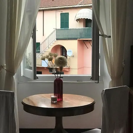 Bb Palazzo Doria 3* דולצ'דו